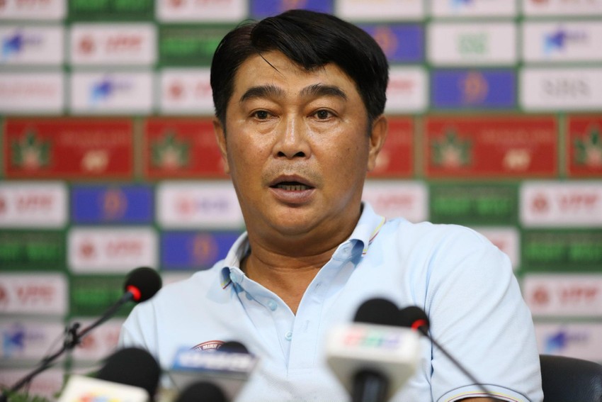 Trần Minh Chiến được biết đến là cựu tiền đạo và huấn luyện viên bóng đá Việt Nam