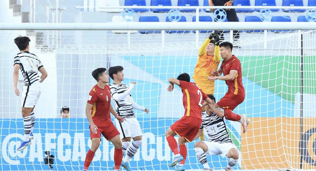 Văn Chuẩn cứu thua cho U23 Việt Nam